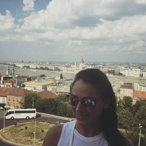 Meet your Posher, Alexandra